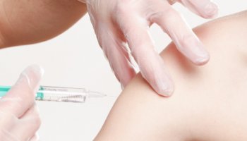 Vaccination approach in a Delta environment